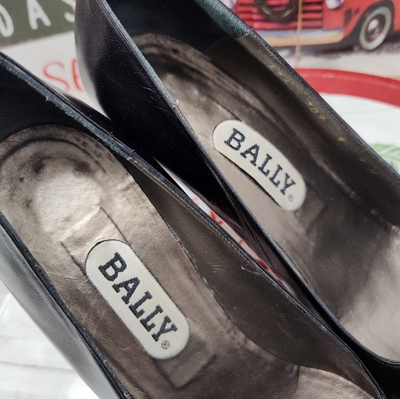 🖤 Vintage 80's Bally Switzerland Lamb Leather Kitten Heel Pumps, Black, 7N - Picture 7 of 16